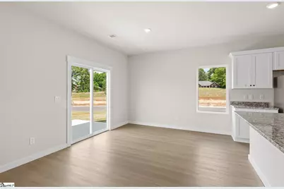 1204 Crested Iris Street, Moore, SC 29369 - Photo 7