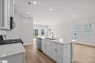 687 Cozy Blf Rd, Spartanburg, SC 29301 - Photo 9