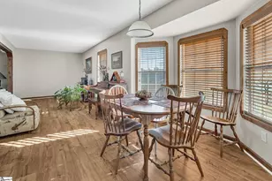 1071 Little Mountain Rd, Wellford, SC 29385 - Photo 9