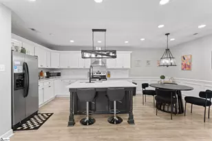 127 E Victoria Rd, Spartanburg, SC 29301 - Photo 9