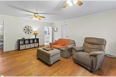 605 W Lee Road, Taylors, SC 29687 - Photo 9