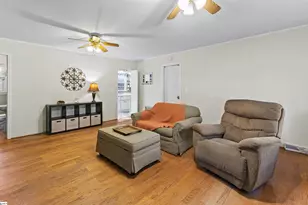 605 W Lee Rd, Taylors, SC 29687 - Photo 9