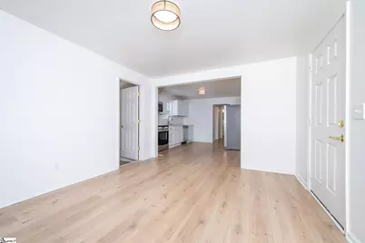 509 S Bomar Avenue, Landrum, SC 29356 - Photo 9