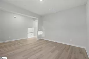 581 Cozy Blf Rd, Spartanburg, SC 29301 - Photo 5