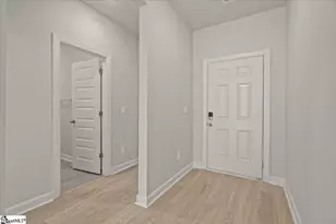 585 Cozy Blf Rd, Spartanburg, SC 29301 - Photo 3