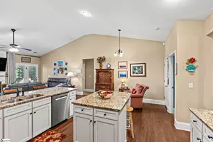 203 Meadows Edge Ct, Anderson, SC 29621 - Photo 9