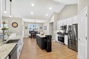 834 Grantwood Cir, Greer, SC 29651 - Photo 5