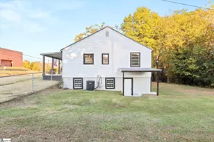 224 Syphrit Rd, Wellford, SC 29385 - Photo 3