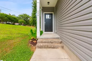 226 Alice Farr Dr, Greenville, SC 29617 - Photo 3