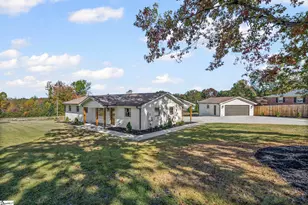 824 Cumberland Dr, Greer, SC 29651 - Photo 3