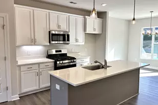 11 Pikewood Ln, Greenville, SC 29607 - Photo 3