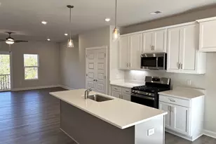 11 Pikewood Ln, Greenville, SC 29607 - Photo 5