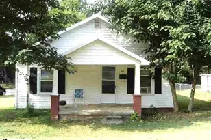 211 Cora St, Laurens, SC 29360 - Photo 1