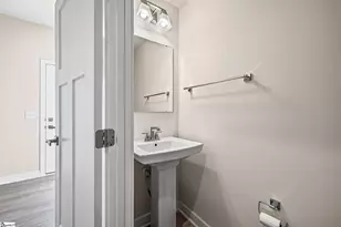 518 Martin Crk Dr, Simpsonville, SC 29680 - Photo 9