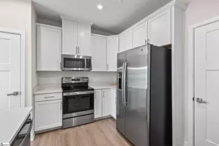 518 Martin Crk Dr, Simpsonville, SC 29680 - Photo 5