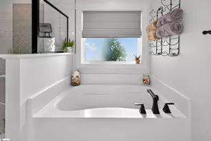 1001 White Oak Dr, Anderson, SC 29621 - Photo 9