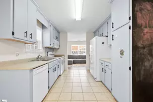 610 Ruddy Creek Cir, Greer, SC 29651 - Photo 9