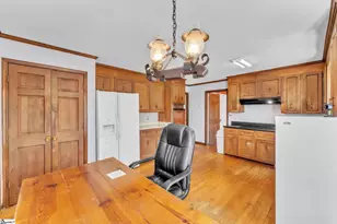 1240 Taylors Rd, Taylors, SC 29687 - Photo 9