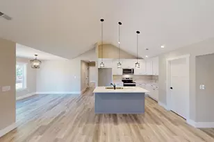 1168 W Rutledge Ave, Gaffney, SC 29341 - Photo 3