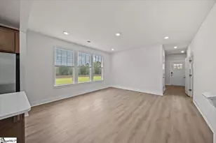 510 W Norvell Ct, Spartanburg, SC 29307 - Photo 9