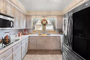 103 Forest Dr, Easley, SC 29642 - Photo 3