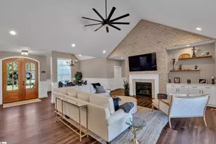 743 Brookdale Dr, Greer, SC 29651 - Photo 3