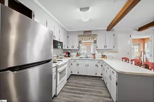 404 Reeves Dr, Simpsonville, SC 29681 - Photo 11