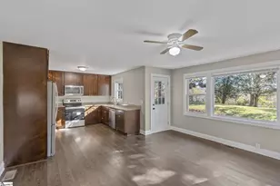 24 N Harbor Dr, Greenville, SC 29611 - Photo 9