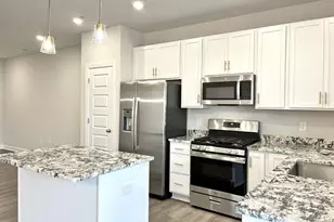 1428 Johnstone Dr, Reidville, SC 29375 - Photo 3