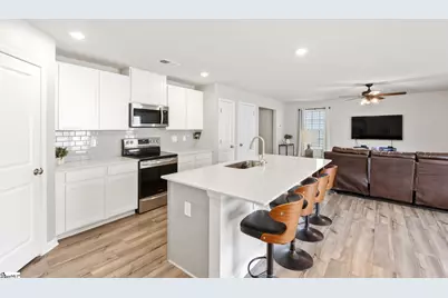 1929 Landrow Lane, Boiling Springs, SC 29316 - Photo 5