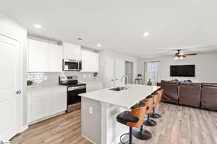 1929 Landrow Ln, Boiling Springs, SC 29316 - Photo 5