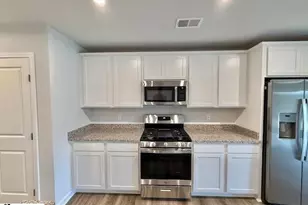 1265 Forestbrook Ln, Spartanburg, SC 29303 - Photo 3