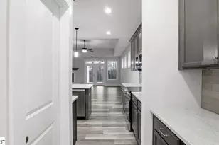 512 Landseer Dr, Landrum, SC 29356 - Photo 7