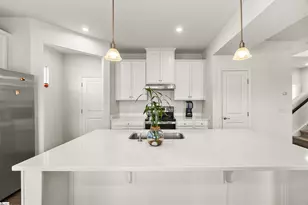 8 Wiltshire Cir, Easley, SC 29642 - Photo 11