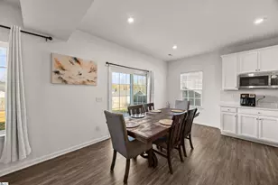 8 Wiltshire Cir, Easley, SC 29642 - Photo 9