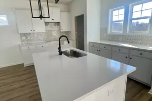 35 Halsey St, Central, SC 29630 - Photo 9