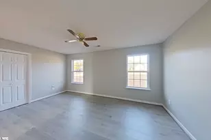 421 McFall Ct, Moore, SC 29369 - Photo 9