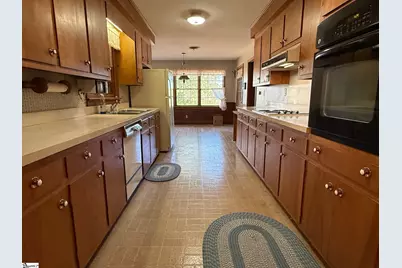 8 Roe Court, Greenville, SC 29617 - Photo 3