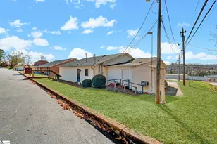 328 Hillcrest Dr, Laurens, SC 29360 - Photo 7