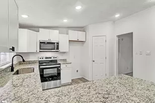 300 Crooked Creek Dr, Campobello, SC 29322 - Photo 5