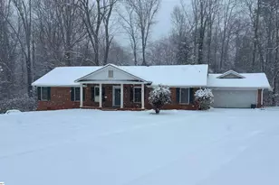 310 Slopingwood Ln, Spartanburg, SC 29301 - Photo 3