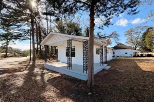 526 E Greer St, Honea Path, SC 29654 - Photo 5