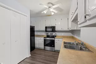 18 Warren Ct, Greenville, SC 29607 - Photo 7