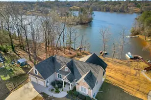 300 Lakecrest Dr, Greer, SC 29651 - Photo 3