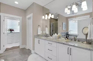 300 Lakecrest Dr, Greer, SC 29651 - Photo 17
