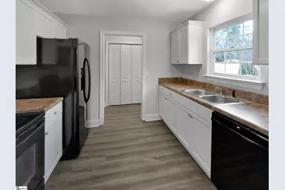 2407 E Lee Road, Taylors, SC 29687 - Photo 17