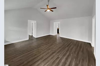 2407 E Lee Road, Taylors, SC 29687 - Photo 3