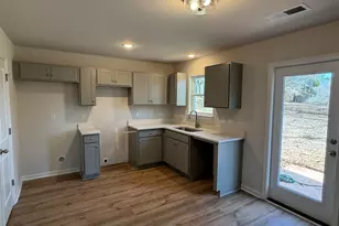 105 Riddle St, Laurens, SC 29360 - Photo 3