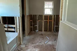 351 E Pyrenees Dr, Wellford, SC 29385 - Photo 17