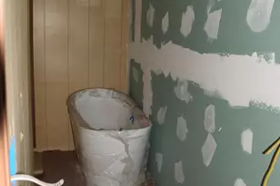 122 W 1st St, Williamston, SC 29697 - Photo 9